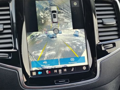 Used 2024 Volvo XC90 B6 Plus image 21