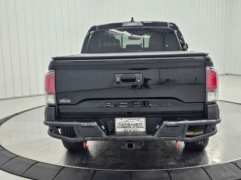 Used 2022 Toyota Tacoma Limited AWD/4WD image 4
