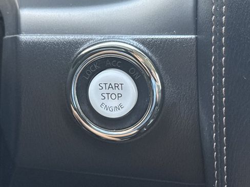 Used 2021 Nissan Armada Platinum RWD image 29