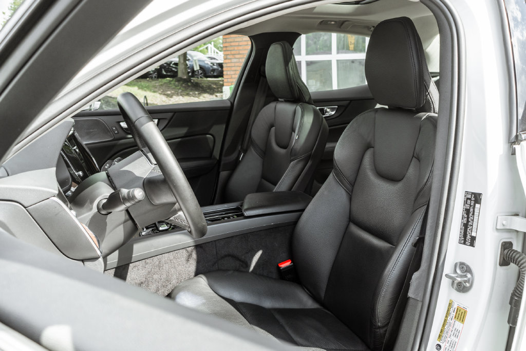 Used 2023 Volvo S60 B5 Plus w/ Climate Package AWD/4WD image 6
