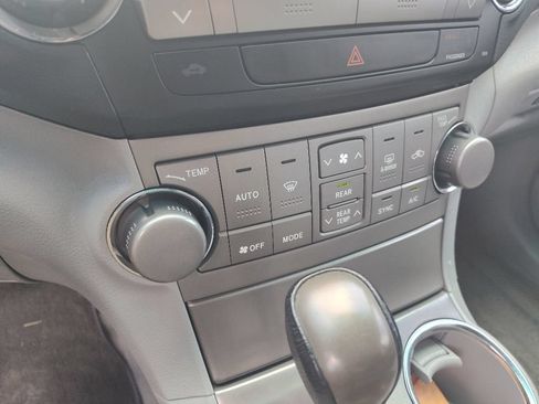 Used 2010 Toyota Highlander Sport FWD image 22