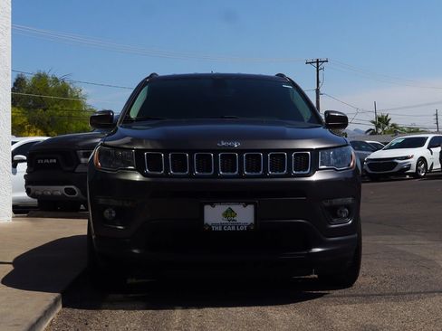Used 2019 Jeep Compass Latitude FWD image 17