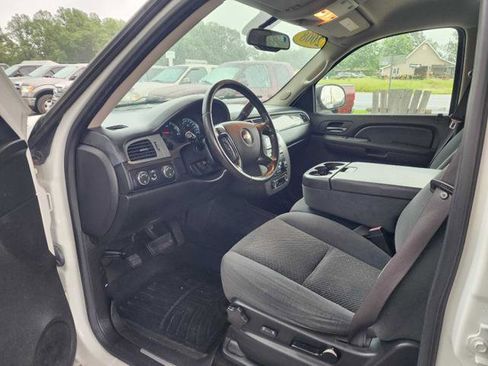 Used 2008 Chevrolet Suburban 2500 LS w/ Skid Plate Package AWD/4WD image 12