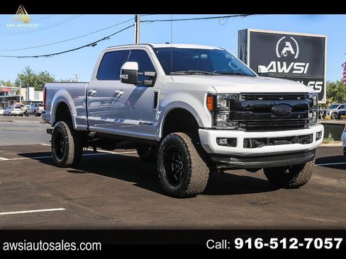 Used 2018 Ford F250 Lariat w/ Lariat Value Package AWD/4WD image 1