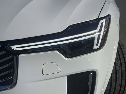 New 2026 Volvo XC60 B5 Plus w/ Protection Package Premier image 4