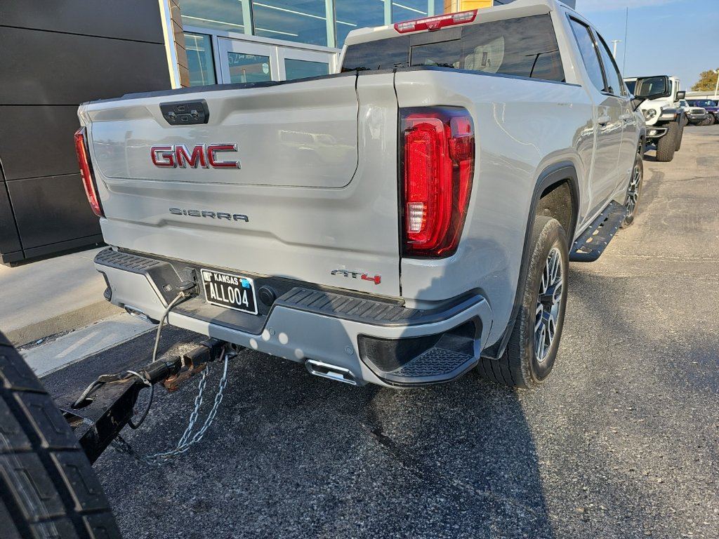 Used 2024 GMC Sierra 1500 AT4 w/ Technology Package AWD/4WD image 3