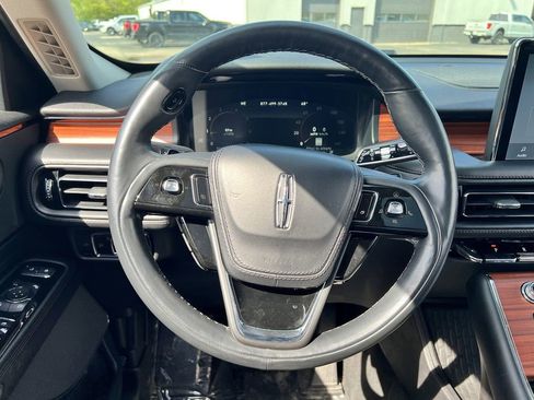 Used 2024 Lincoln Aviator Reserve AWD/4WD image 10