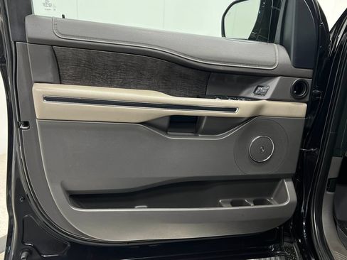Used 2020 Ford Expedition Limited w/ Equipment Group 301A AWD/4WD image 16