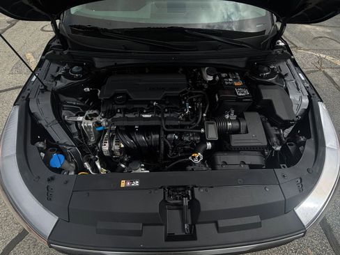 Used 2025 Kia K4 LXS image 36