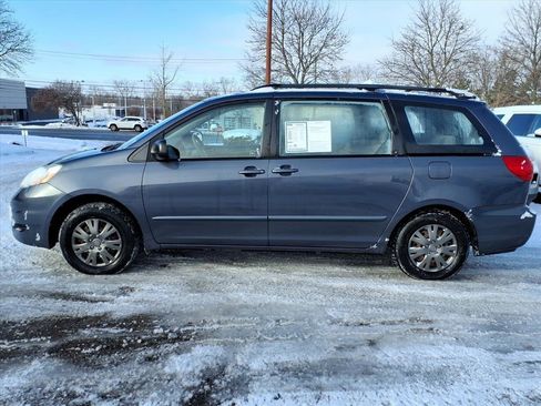 Used 2006 Toyota Sienna CE image 2