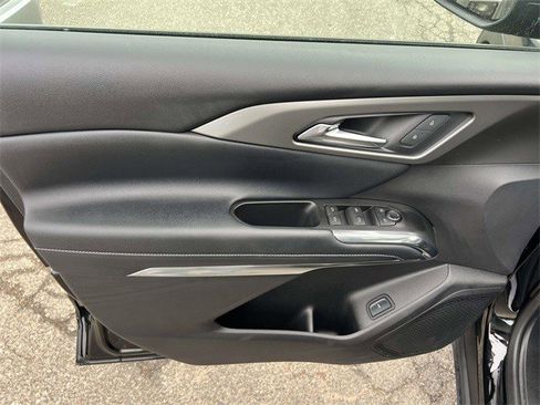 Certified 2025 Chevrolet Traverse LT w/ Sun and Wheel Package image 17