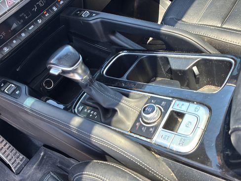 Used 2023 Kia Telluride AWD image 33