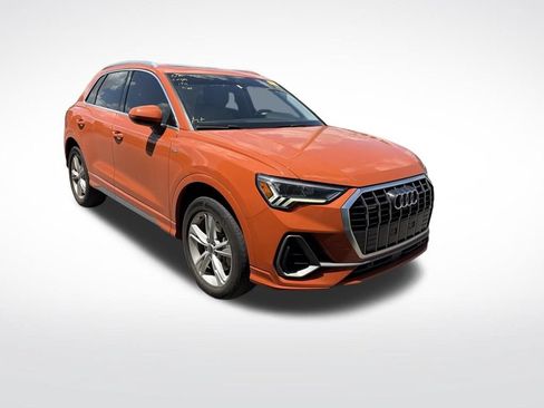 Used 2023 Audi Q3 2.0T Premium Plus w/ Premium Plus Package AWD/4WD image 2