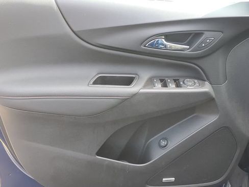 Certified 2022 Chevrolet Equinox RS w/ RS Leather Package AWD/4WD image 15