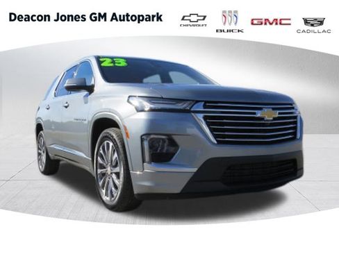 Certified 2023 Chevrolet Traverse Premier w/ LPO, Floor Liner Package image 1