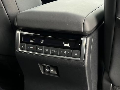 Used 2024 Lexus GX 550 w/ Accessory Package (Z1) image 37