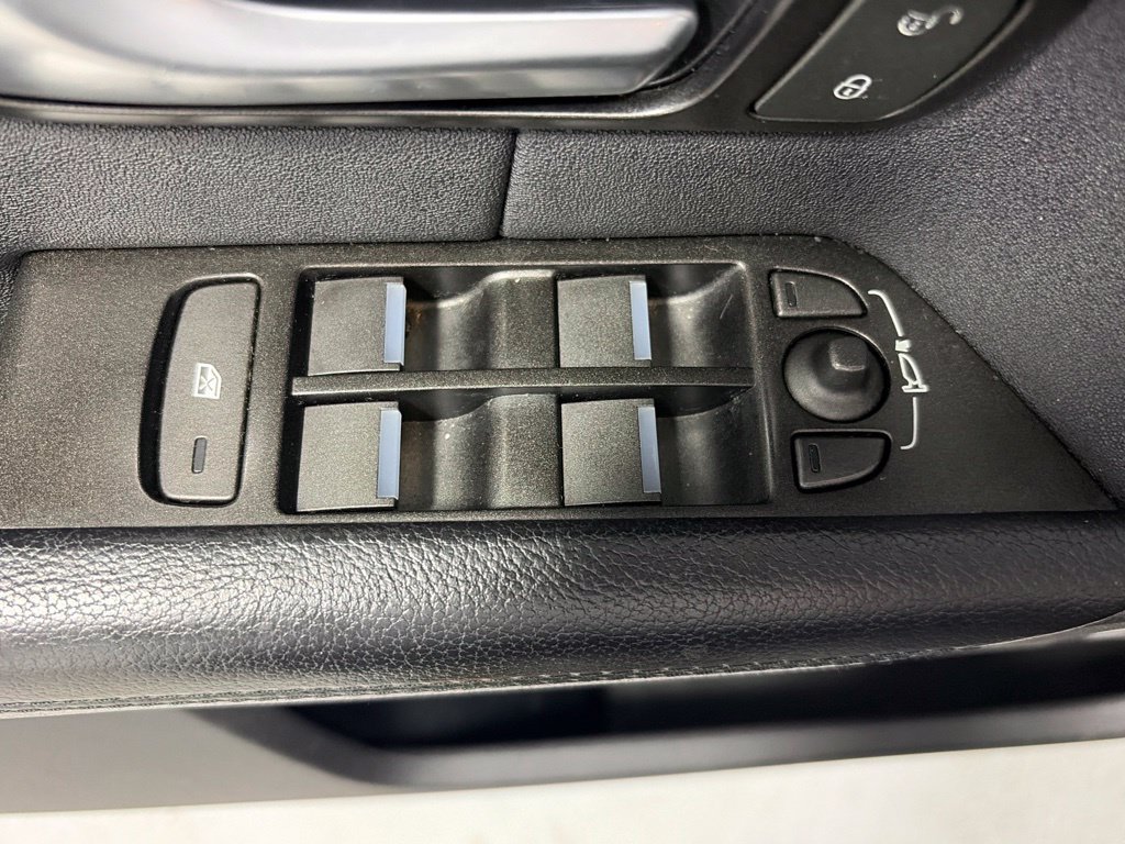 Used 2017 Land Rover Range Rover Evoque SE AWD/4WD image 12