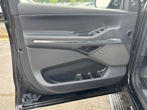 New 2025 Lincoln Navigator L Reserve image 21