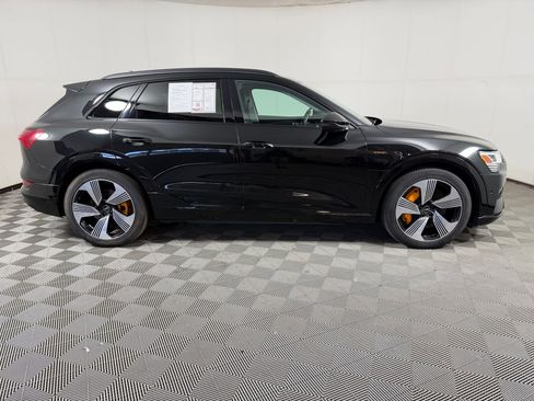 Used 2022 Audi e-tron Premium Plus w/ Premium Plus Package AWD/4WD image 8