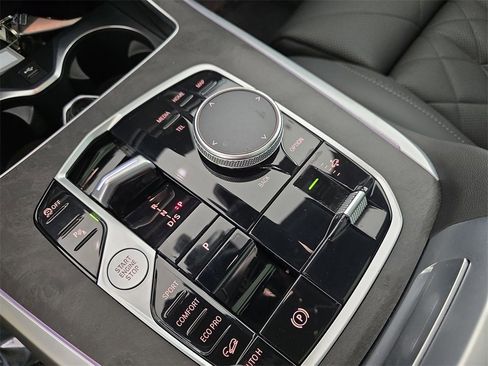 Certified 2024 BMW X7 xDrive40i w/ Premium Package image 26