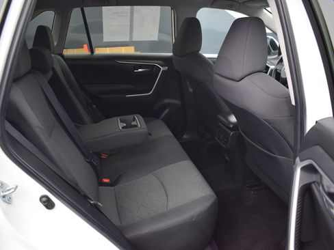 Used 2023 Toyota RAV4 XLE AWD/4WD image 11