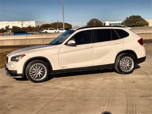 Used 2015 BMW X1 sDrive28i image 4