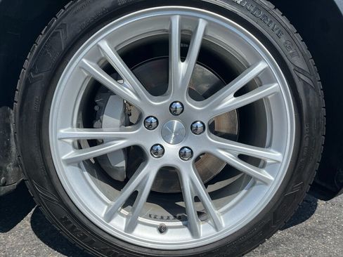Used 2021 Tesla Model Y Long Range AWD/4WD image 37