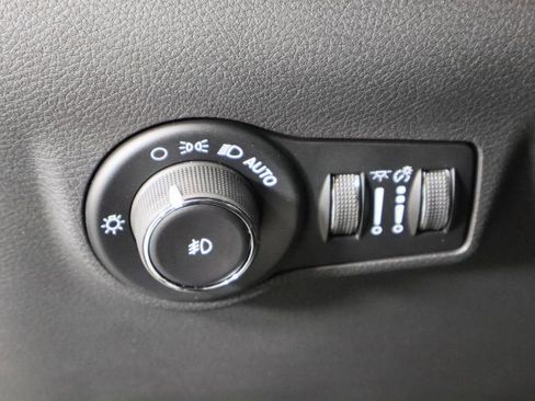 New 2026 Jeep Compass Latitude image 23