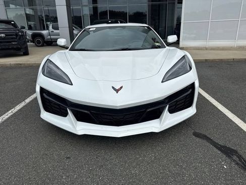 Used 2024 Chevrolet Corvette Z06 RWD image 2