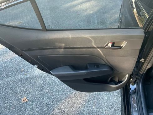 Used 2017 Hyundai Elantra Sport image 18