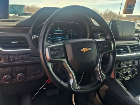 Used 2023 Chevrolet Suburban Premier image 10