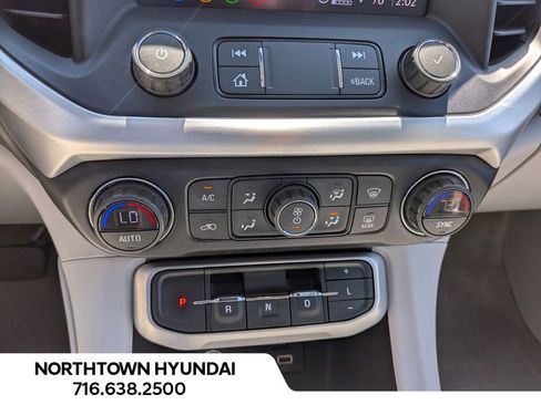Used 2021 GMC Acadia SLT w/ Technology Package AWD/4WD image 18