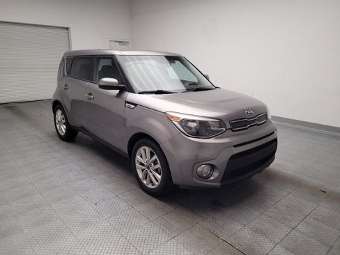 Used 2018 Kia Soul + FWD image 13
