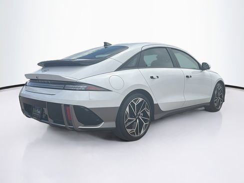 Used 2024 Hyundai Ioniq 6 SEL AWD/4WD image 9