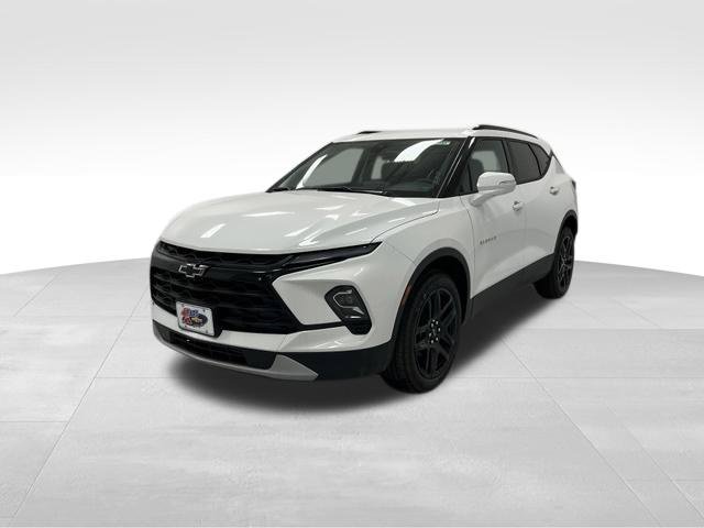 New 2026 Chevrolet Blazer LT w/ Sound & Technology Package AWD/4WD image 3