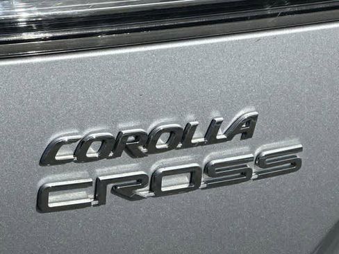 Used 2023 Toyota Corolla Cross XLE w/ Convenience Package image 26