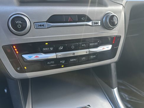 Used 2023 Ford Explorer Timberline image 18