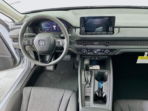 Used 2025 Honda Accord LX image 19