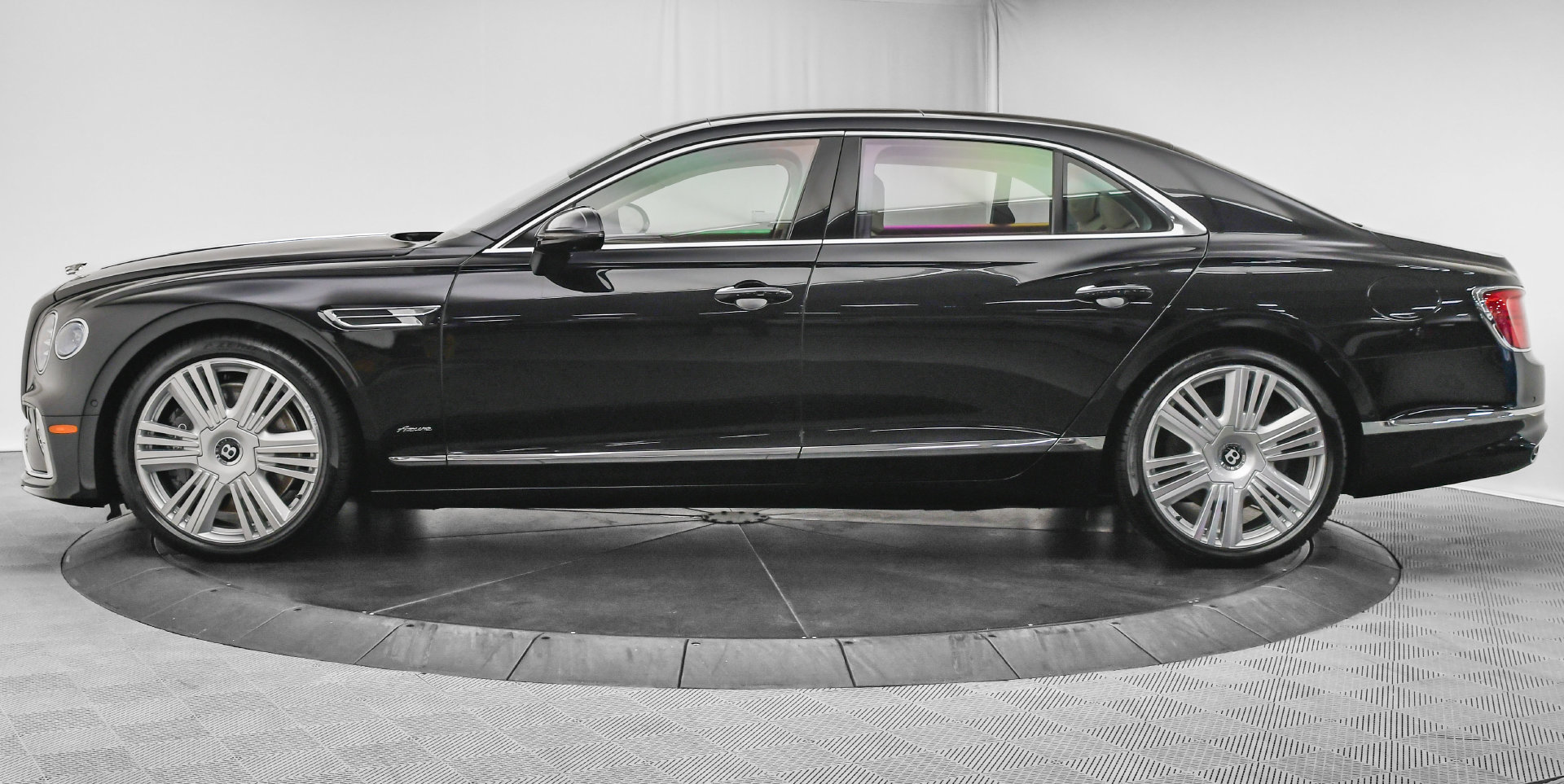New 2026 Bentley Flying Spur V8 AWD/4WD image 9