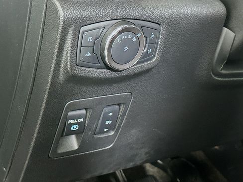 Used 2019 Ford F150 Platinum w/ Equipment Group 701A Luxury AWD/4WD image 17