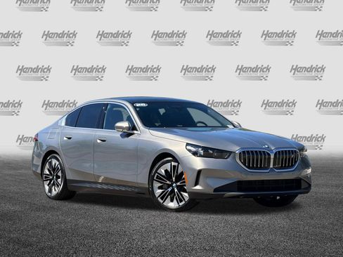 Used 2026 BMW i5 eDrive40 RWD image 2