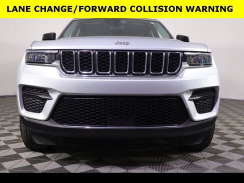 Used 2023 Jeep Grand Cherokee Laredo w/ Luxury Tech Group I image 8