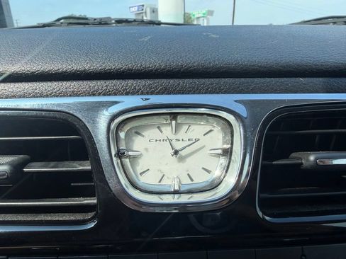 Used 2012 Chrysler 200 Touring FWD image 20