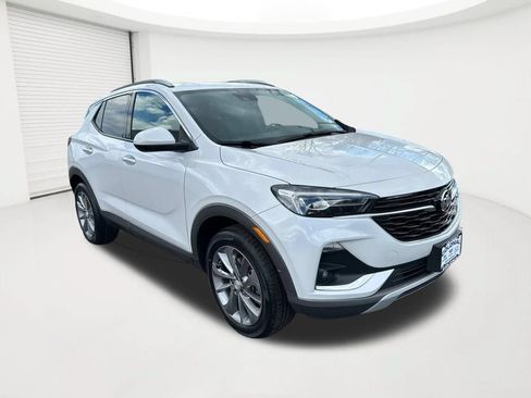 Used 2022 Buick Encore GX Essence w/ Experience Buick Package AWD/4WD image 3