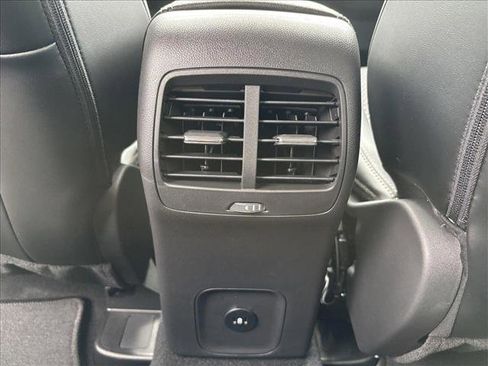 New 2025 Ford Escape SE image 19