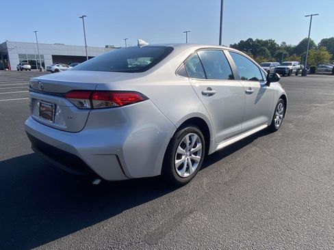 Used 2026 Toyota Corolla LE FWD image 6