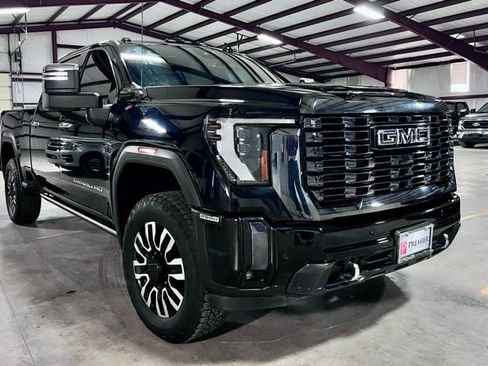 Used 2024 GMC Sierra 2500 Denali Ultimate image 1