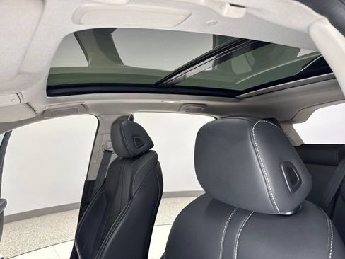 Used 2022 Acura RDX AWD w/ Technology Package image 2