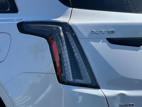 Used 2022 Cadillac XT5 Sportv w/ LPO, ONYX Package image 49