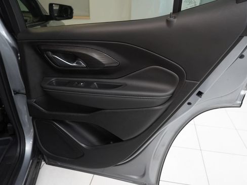 Used 2024 GMC Terrain SLE w/ Driver Convenience Package FWD image 31
